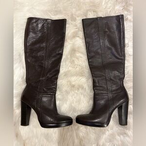 Gorgeous INC Chocolate Brown Leather boots Size 8!